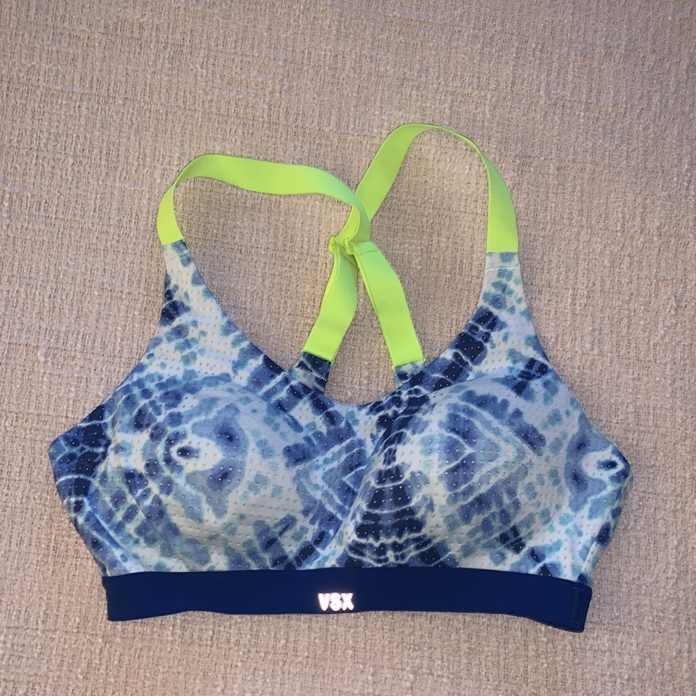 Victoria’s Secret VSX Sport Bra 32C